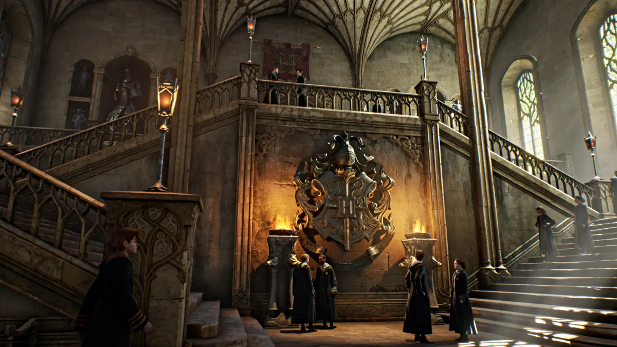 Students walking around Hogwarts in Hogwarts Legacy